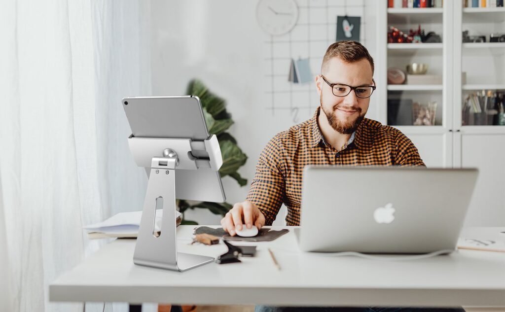 5 Easy Remote Work Comfort Fixes That Saved My Back and Neck